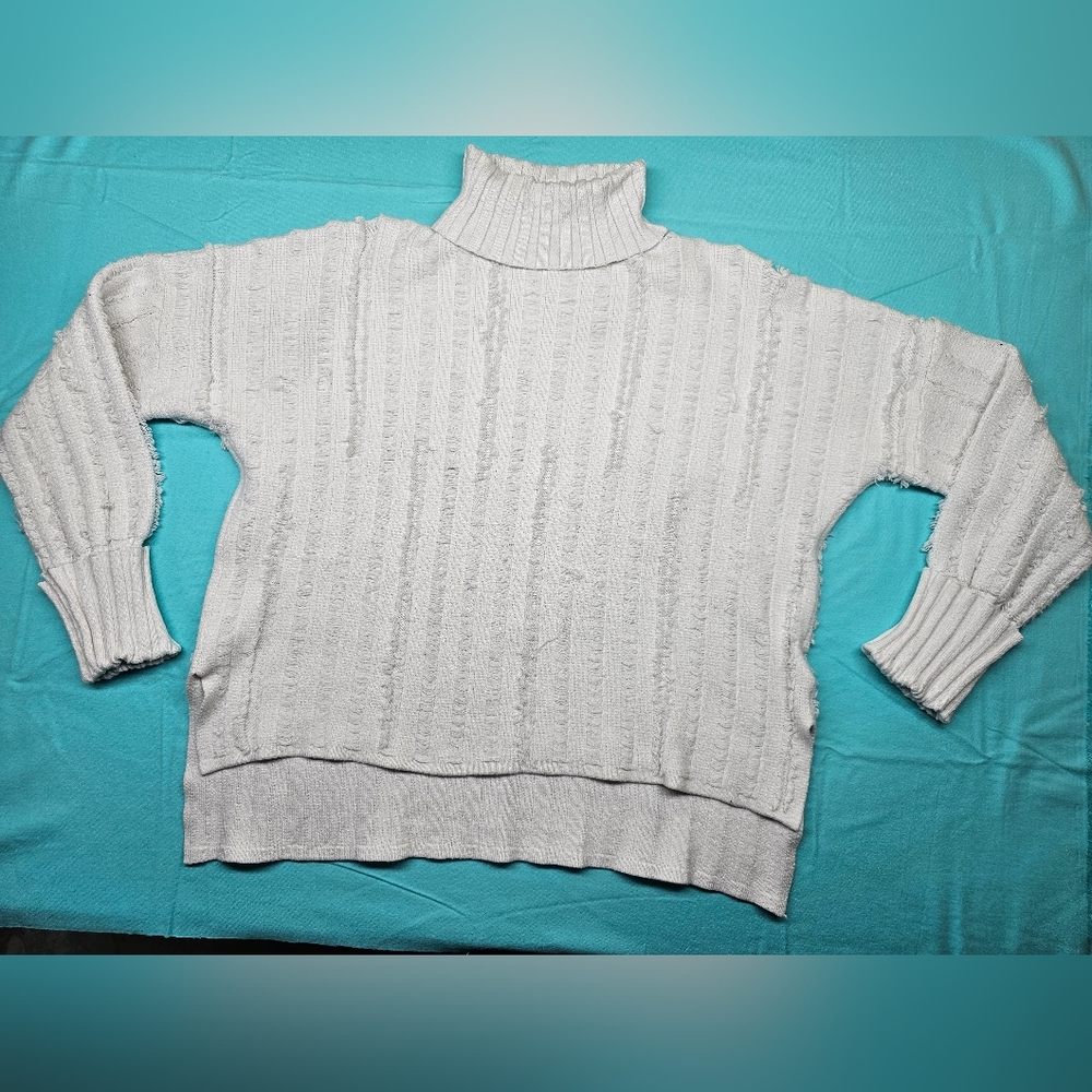 Gilli Cream Knit Sweater Medium Turtleneck Long Sleeve‎ Textured Pullover Top